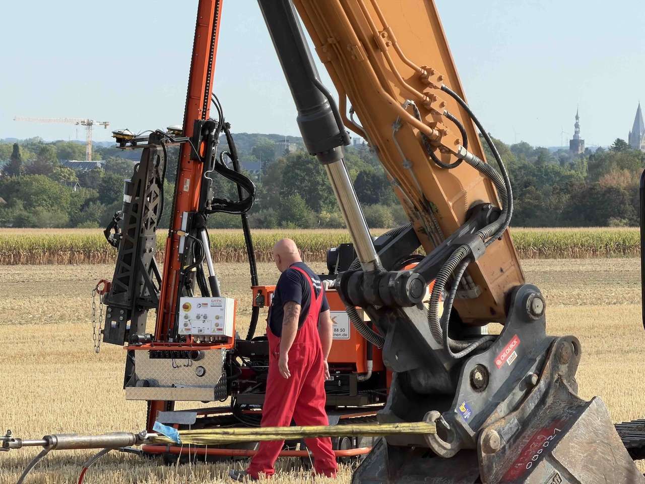 Pile driving for an agrivoltaic tracker system by Ylektra in Soest